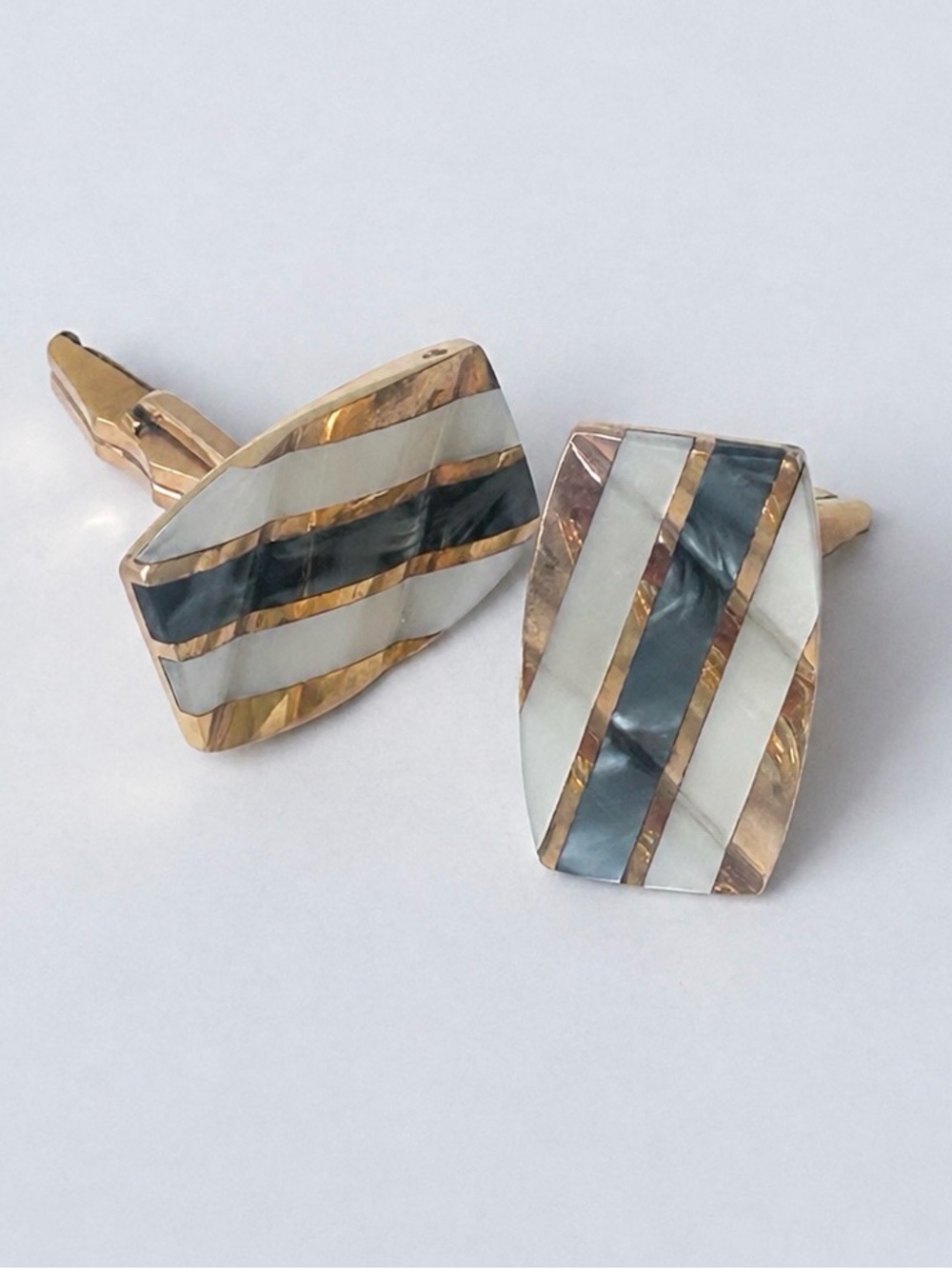 🇫🇷 VINTAGE French MOP Inlay Gold Tone Cufflinks